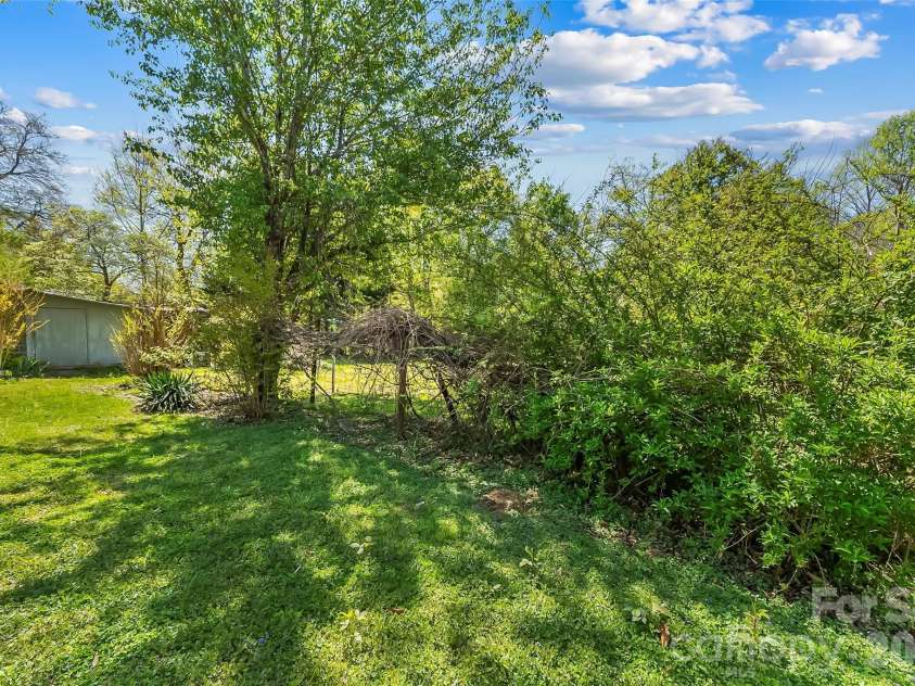 428 Melrose Street, Lenoir, NC 28645.  MLS# CAR4369180, YatesRealty ID 18992. 