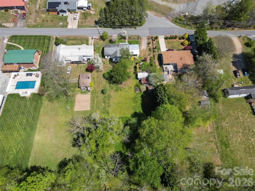 428 Melrose Street, Lenoir, NC 28645.  MLS# CAR4369180, YatesRealty ID 18992. 