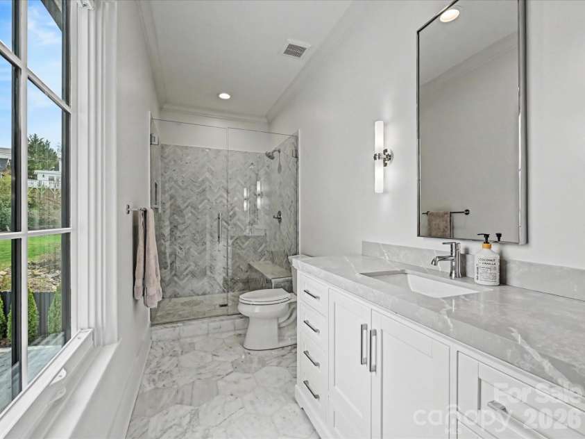 222 Dellwood Avenue, Charlotte, NC 28209.  MLS# CAR4374813, YatesRealty ID 18993. Full Bath