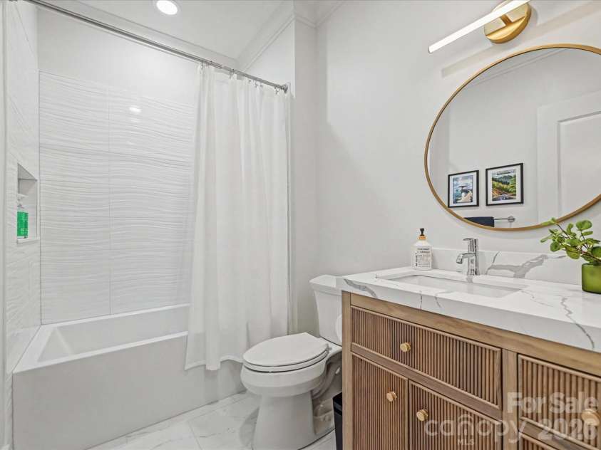 222 Dellwood Avenue, Charlotte, NC 28209.  MLS# CAR4374813, YatesRealty ID 18993. Full Bath