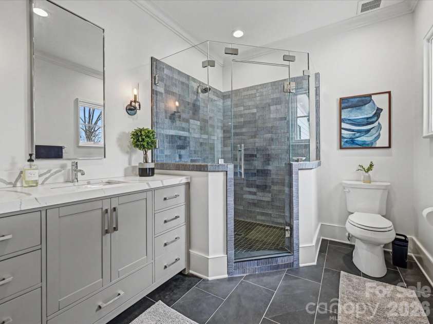 222 Dellwood Avenue, Charlotte, NC 28209.  MLS# CAR4374813, YatesRealty ID 18993. Full Bath