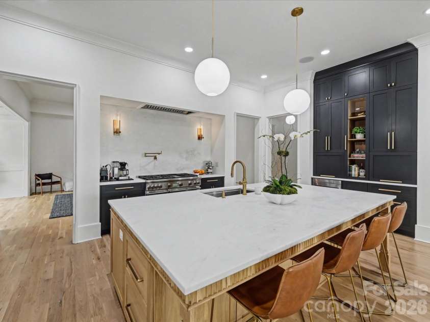 222 Dellwood Avenue, Charlotte, NC 28209.  MLS# CAR4374813, YatesRealty ID 18993. Kitchen