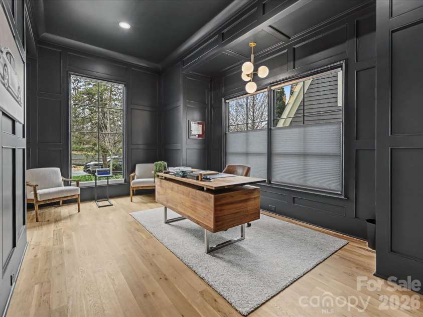 222 Dellwood Avenue, Charlotte, NC 28209.  MLS# CAR4374813, YatesRealty ID 18993. Office