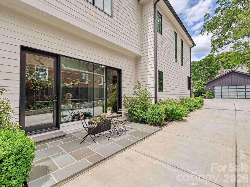 222 Dellwood Avenue, Charlotte, NC 28209.  MLS# CAR4374813, YatesRealty ID 18993. Side Entry