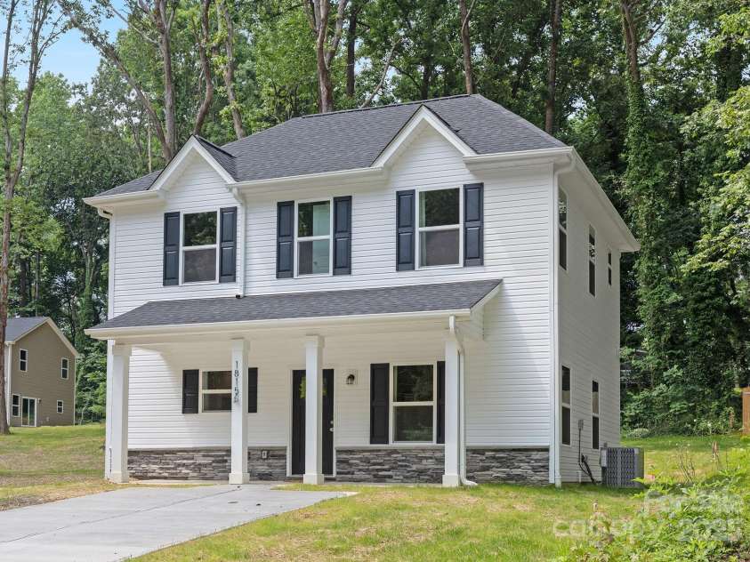 1815 Wildwood Drive, Charlotte, NC 28214.  MLS# CAR4265099, YatesRealty ID 18994. 