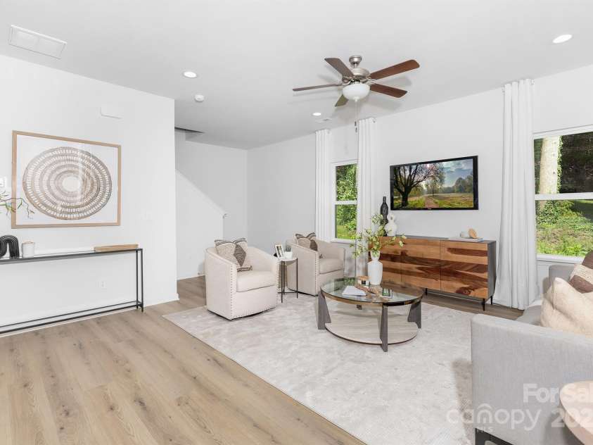 1815 Wildwood Drive, Charlotte, NC 28214.  MLS# CAR4265099, YatesRealty ID 18994. 