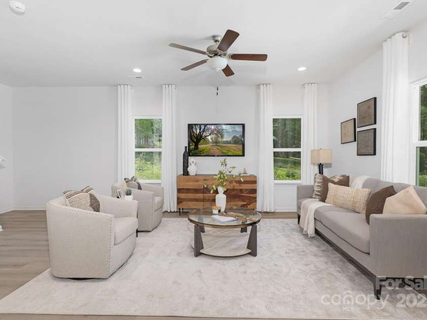 1815 Wildwood Drive, Charlotte, NC 28214.  MLS# CAR4265099, YatesRealty ID 18994. 