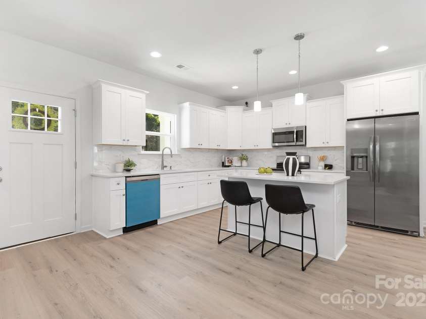 1815 Wildwood Drive, Charlotte, NC 28214.  MLS# CAR4265099, YatesRealty ID 18994. 