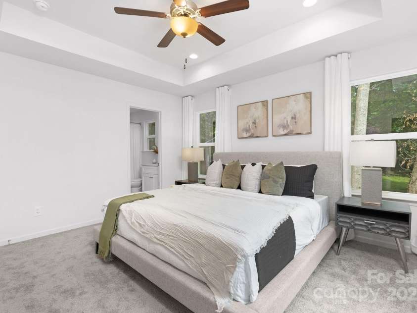 1815 Wildwood Drive, Charlotte, NC 28214.  MLS# CAR4265099, YatesRealty ID 18994. 