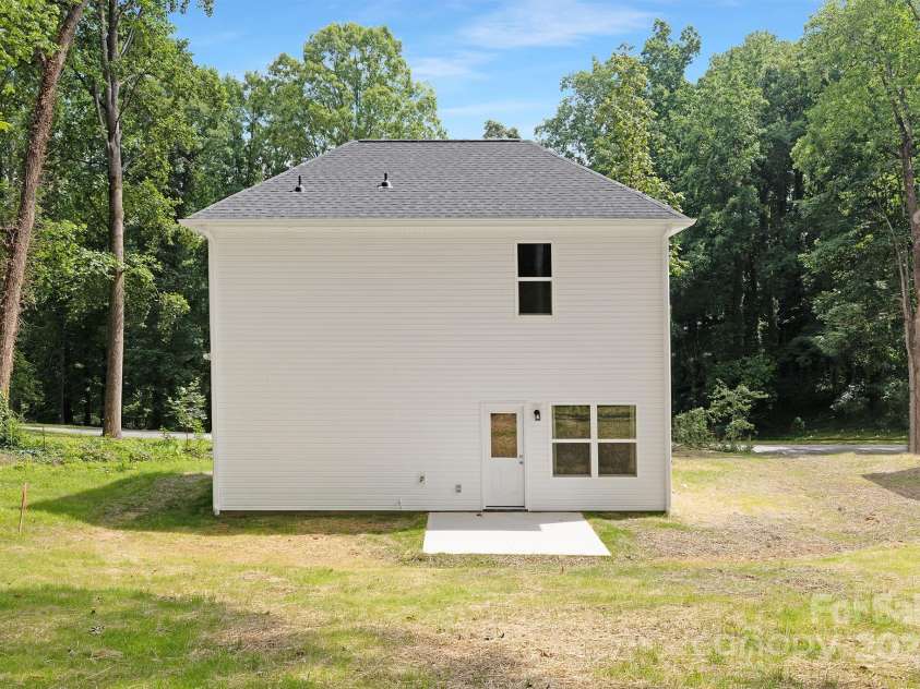 1815 Wildwood Drive, Charlotte, NC 28214.  MLS# CAR4265099, YatesRealty ID 18994. 