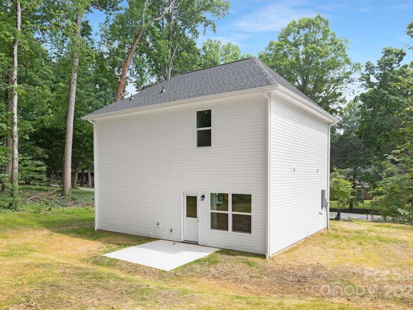 1815 Wildwood Drive, Charlotte, NC 28214.  MLS# CAR4265099, YatesRealty ID 18994. 