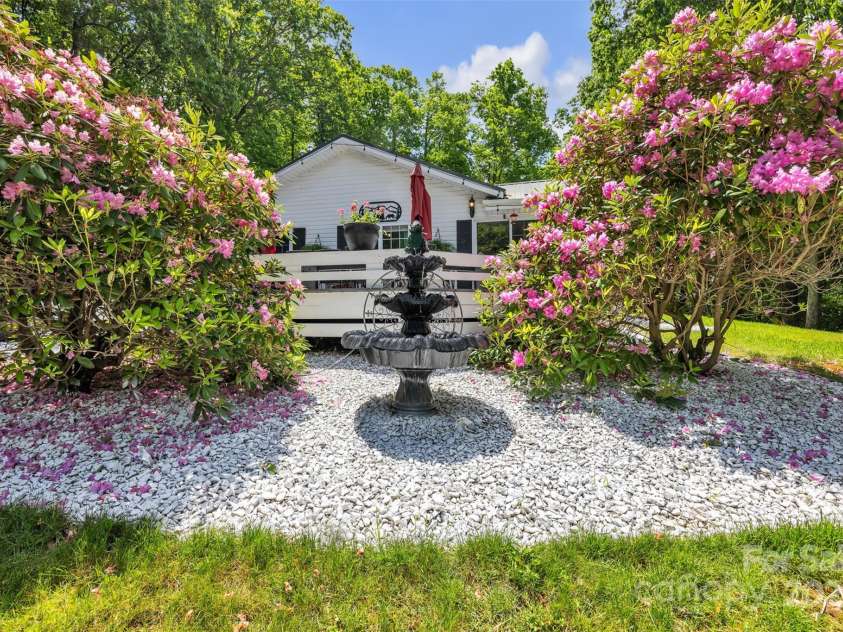 162 Candle Street, West Jefferson, NC 28694.  MLS# CAR4267894, YatesRealty ID 18995. 