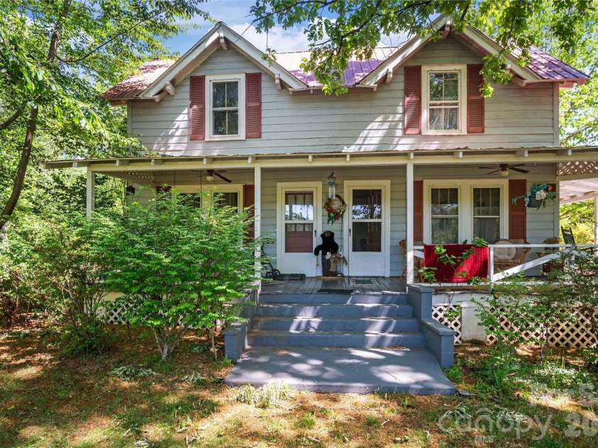 283 Constant Lane, Columbus, NC 28722.  MLS# CAR4374631, YatesRealty ID 18996. 