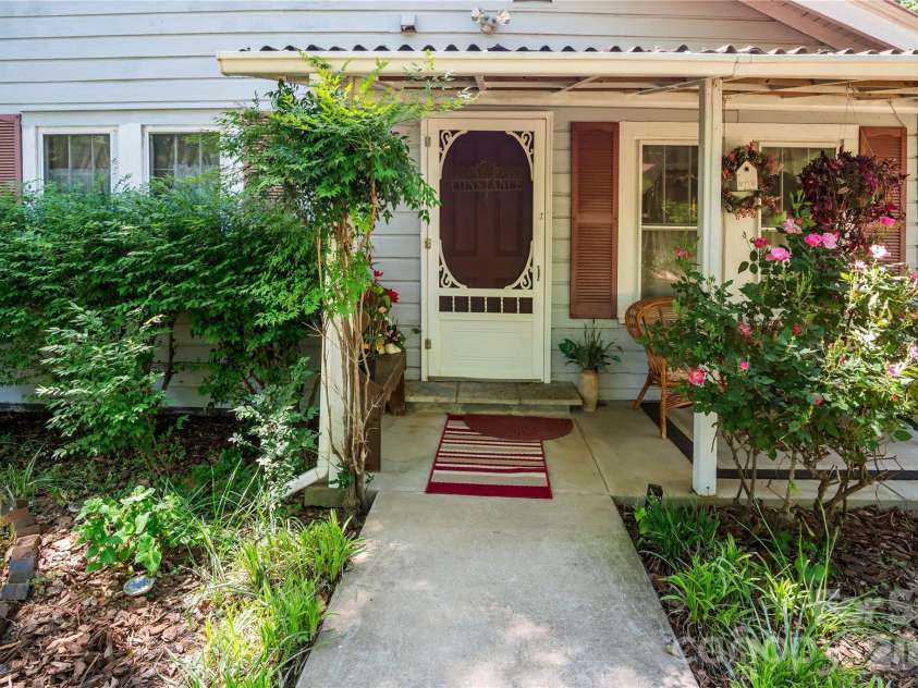 283 Constant Lane, Columbus, NC 28722.  MLS# CAR4374631, YatesRealty ID 18996. 