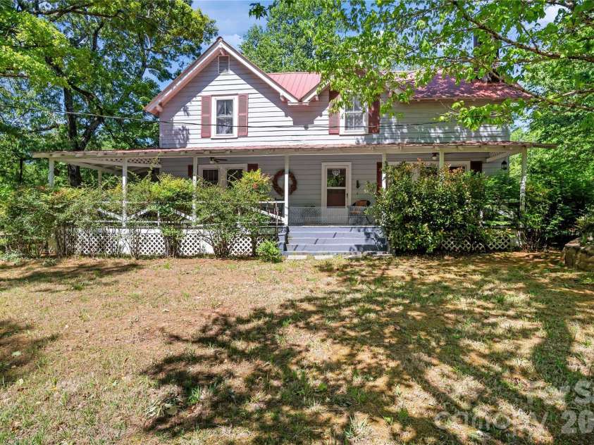 283 Constant Lane, Columbus, NC 28722.  MLS# CAR4374631, YatesRealty ID 18996. 