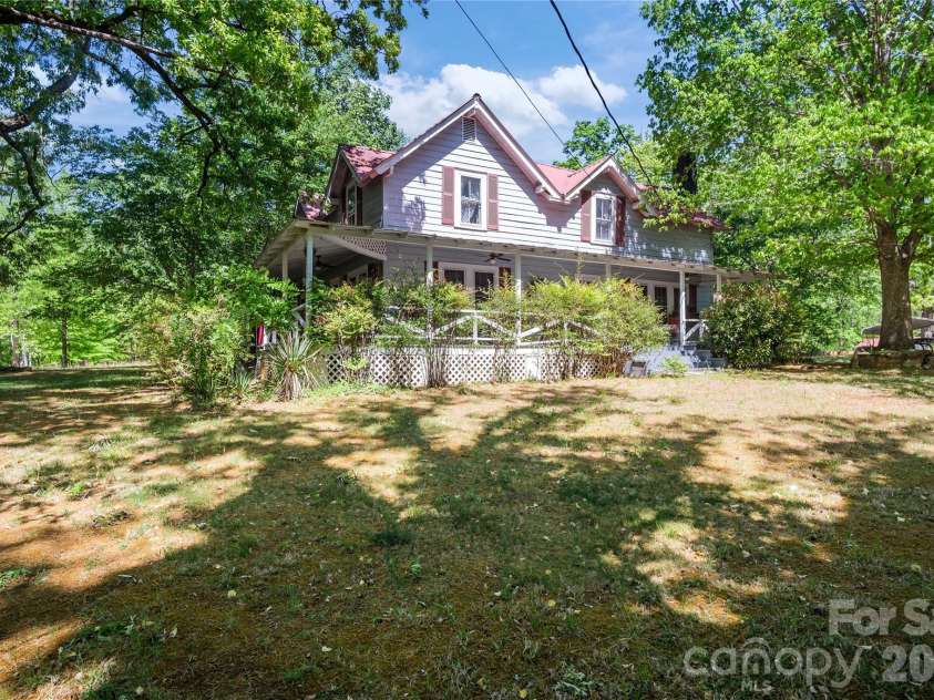 283 Constant Lane, Columbus, NC 28722.  MLS# CAR4374631, YatesRealty ID 18996. 