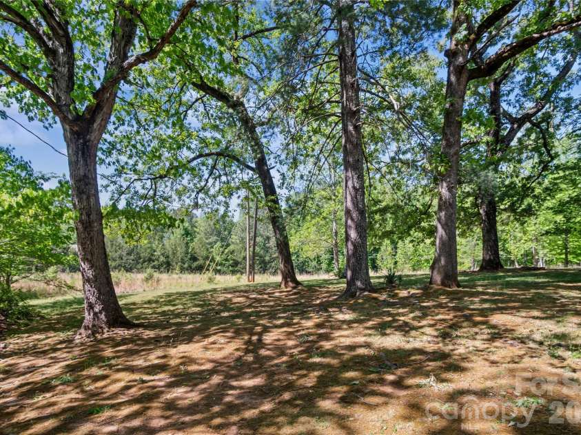 283 Constant Lane, Columbus, NC 28722.  MLS# CAR4374631, YatesRealty ID 18996. 