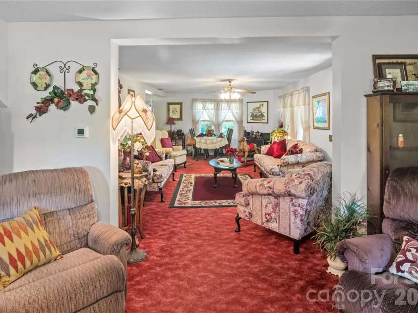 283 Constant Lane, Columbus, NC 28722.  MLS# CAR4374631, YatesRealty ID 18996. 