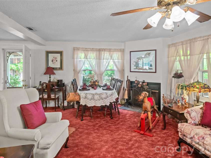 283 Constant Lane, Columbus, NC 28722.  MLS# CAR4374631, YatesRealty ID 18996. 