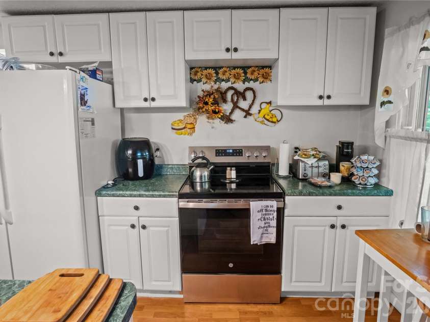283 Constant Lane, Columbus, NC 28722.  MLS# CAR4374631, YatesRealty ID 18996. 