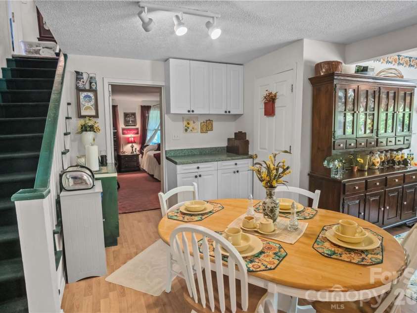 283 Constant Lane, Columbus, NC 28722.  MLS# CAR4374631, YatesRealty ID 18996. 