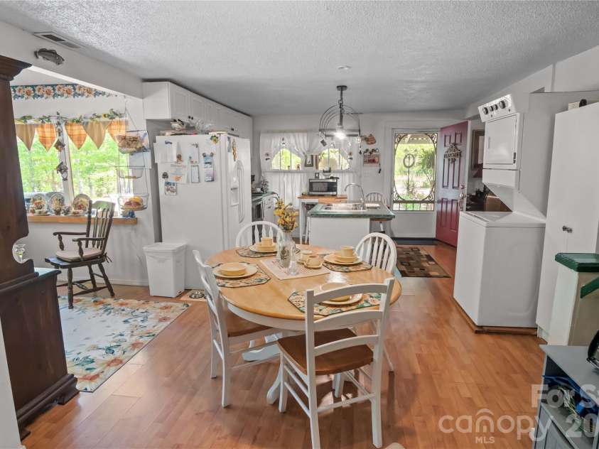 283 Constant Lane, Columbus, NC 28722.  MLS# CAR4374631, YatesRealty ID 18996. 