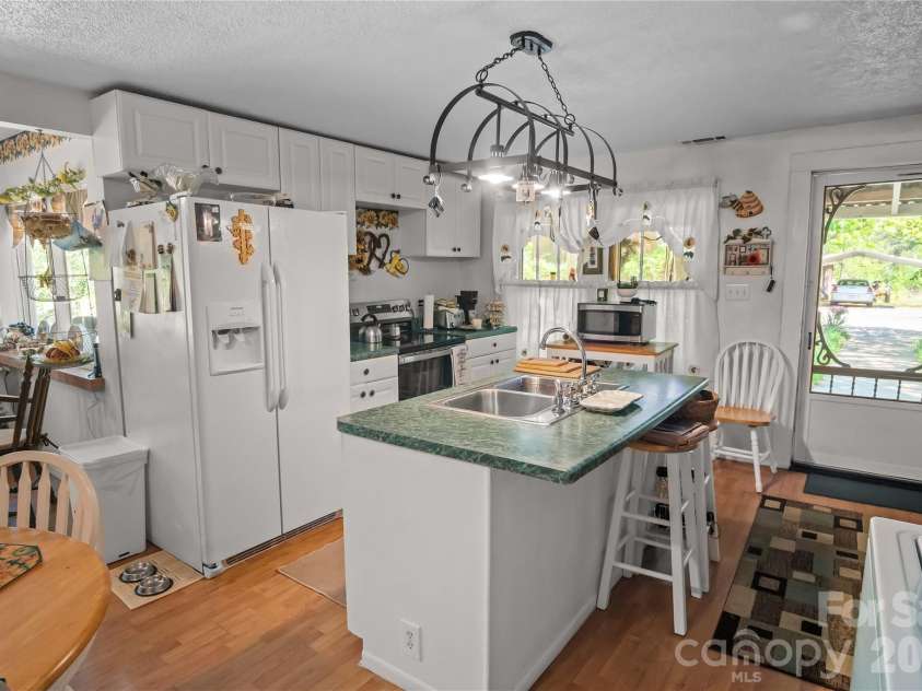 283 Constant Lane, Columbus, NC 28722.  MLS# CAR4374631, YatesRealty ID 18996. 