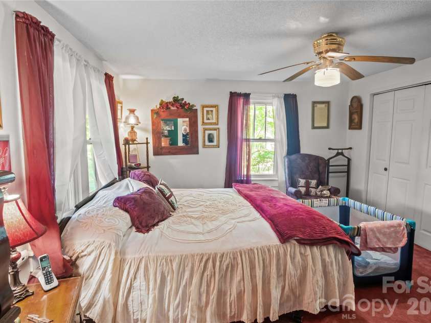 283 Constant Lane, Columbus, NC 28722.  MLS# CAR4374631, YatesRealty ID 18996. 