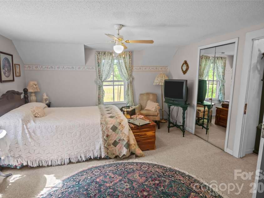 283 Constant Lane, Columbus, NC 28722.  MLS# CAR4374631, YatesRealty ID 18996. 