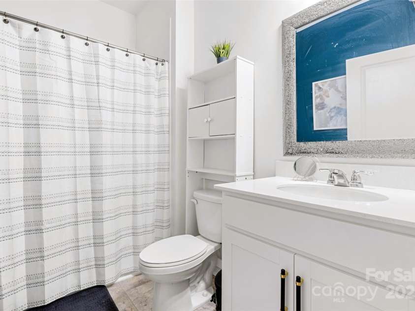 4046 Starfire Lane, Rock Hill, SC 29732.  MLS# CAR4258144, YatesRealty ID 18997. BATH ROOM 2 - MAIN LEVEL