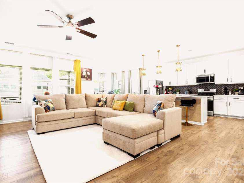 4046 Starfire Lane, Rock Hill, SC 29732.  MLS# CAR4258144, YatesRealty ID 18997. FAMILY ROOM AND KITCHEN