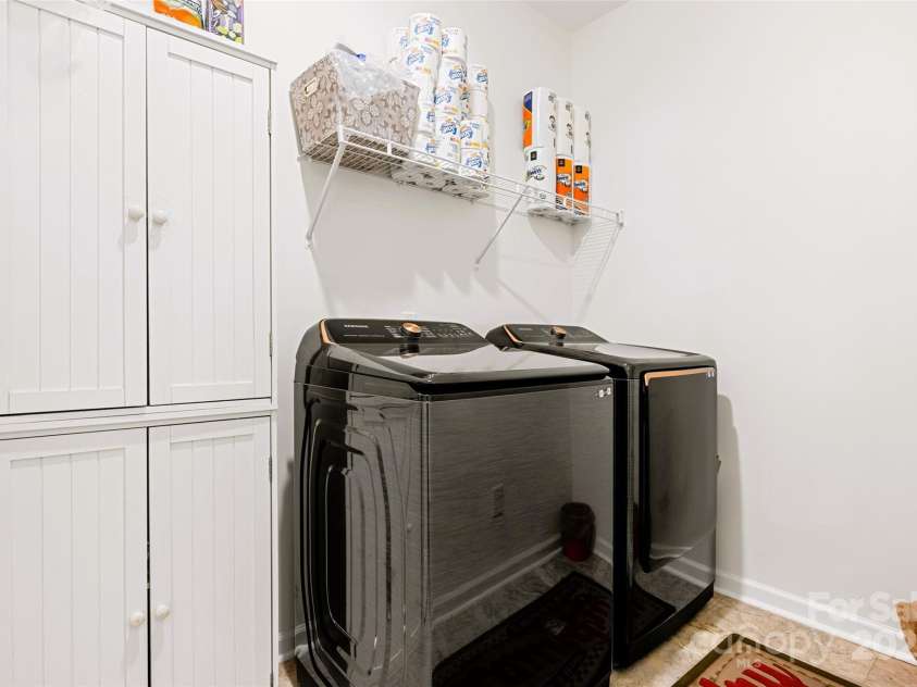 4046 Starfire Lane, Rock Hill, SC 29732.  MLS# CAR4258144, YatesRealty ID 18997. LAUNDRY ROOM - MAIN LEVEL