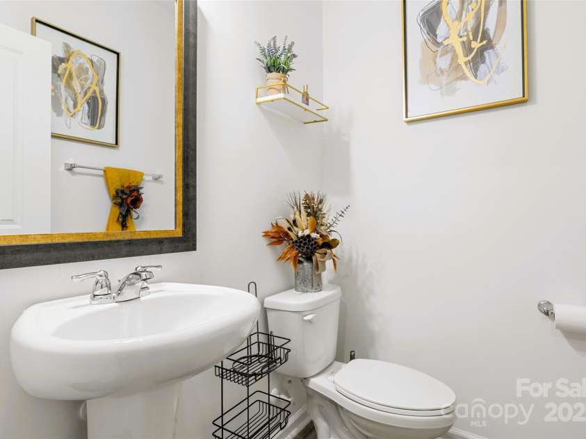 4046 Starfire Lane, Rock Hill, SC 29732.  MLS# CAR4258144, YatesRealty ID 18997. POWDER ROOM