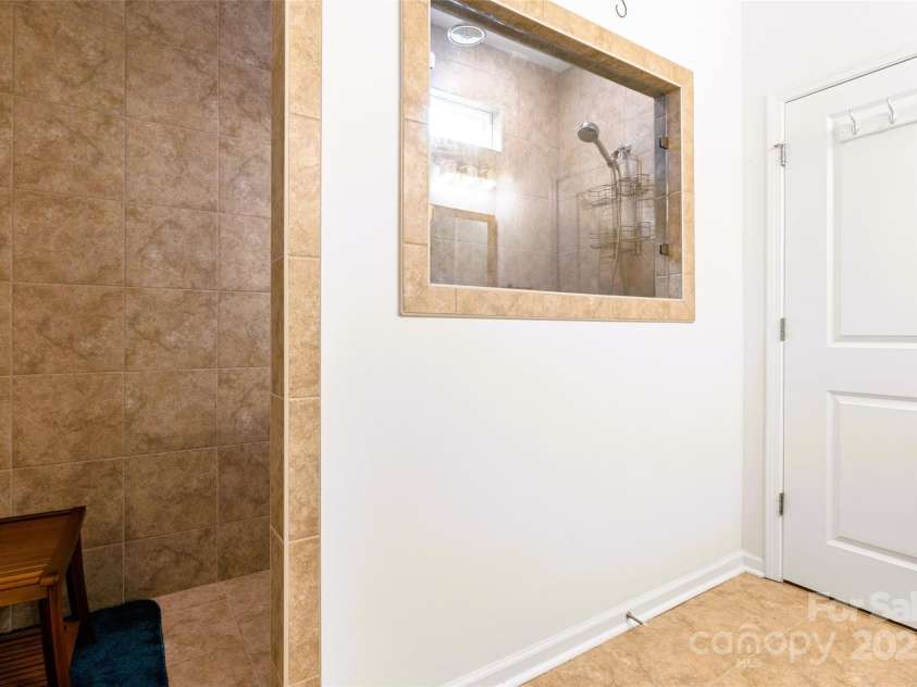 4046 Starfire Lane, Rock Hill, SC 29732.  MLS# CAR4258144, YatesRealty ID 18997. PRIMARY SHOWER - SIDE VIEW