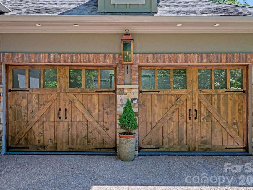 54 Mountain Drive, Biltmore Lake, NC 28715.  MLS# CAR4373625, YatesRealty ID 18997. 