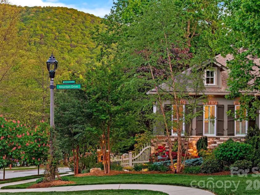 54 Mountain Drive, Biltmore Lake, NC 28715.  MLS# CAR4373625, YatesRealty ID 18997. 