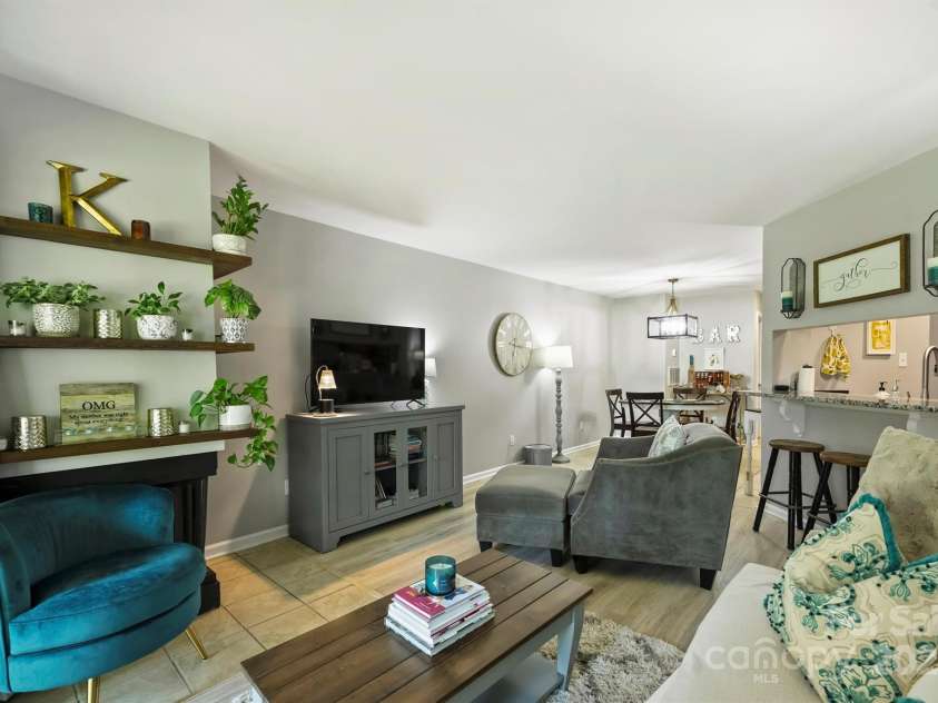 2533 Stockbridge Drive, Charlotte, NC 28210.  MLS# CAR4263237, YatesRealty ID 18998. 