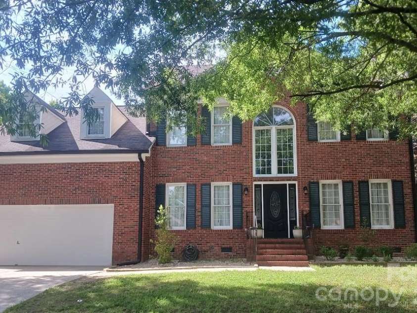 12702 Landing Green Drive, Charlotte, NC 28277.  MLS# CAR4326790, YatesRealty ID 18999. 