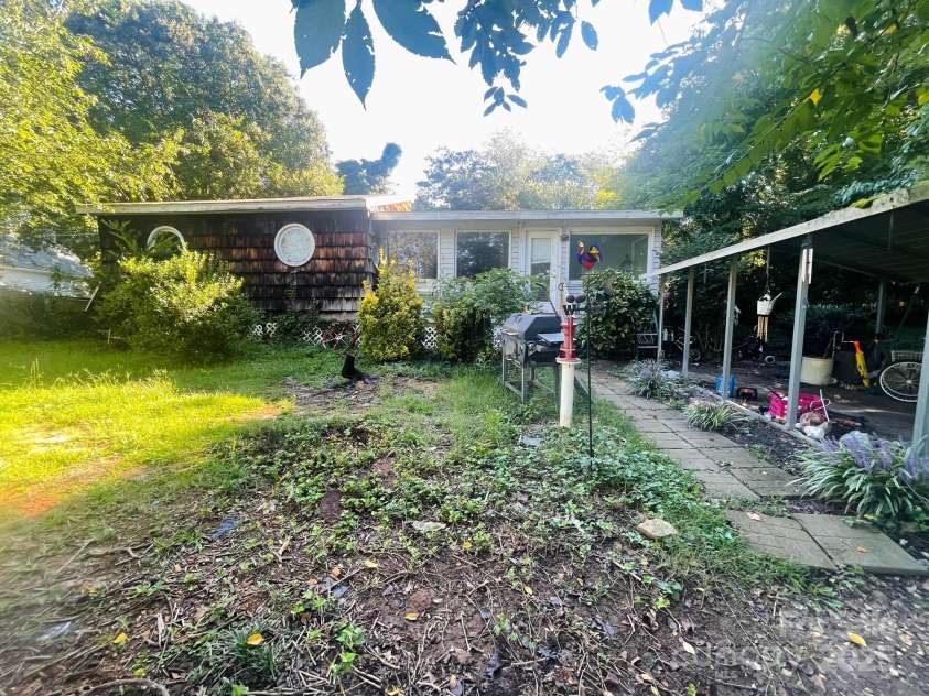 137 Gondola Road, Mooresville, NC 28117.  MLS# CAR4301034, YatesRealty ID 19. 