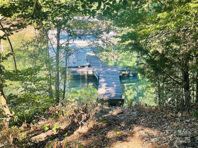 137 Gondola Road, Mooresville, NC 28117.  MLS# CAR4301034, YatesRealty ID 19. 