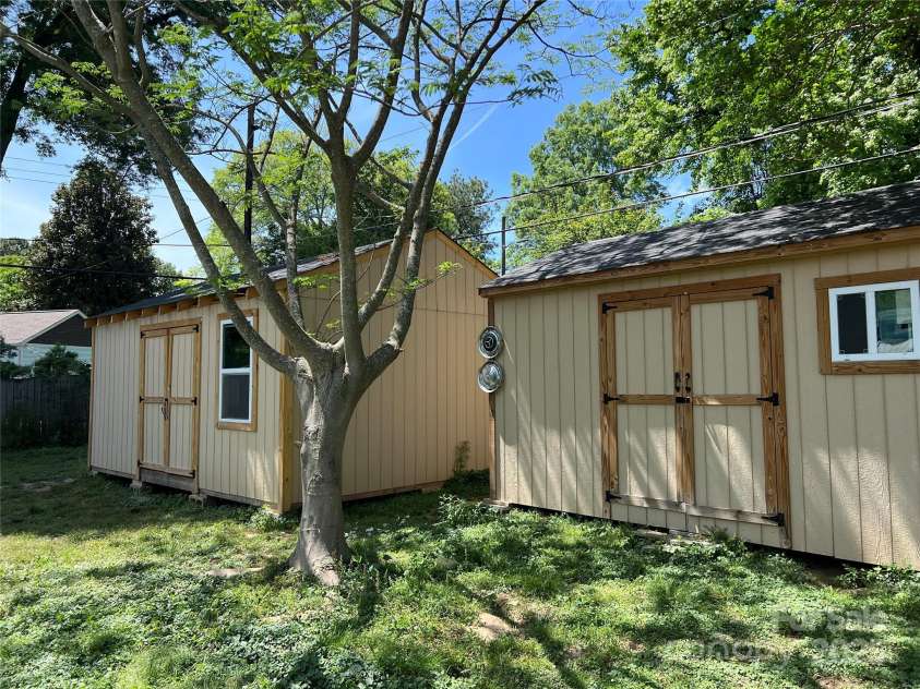 1212 Meadow Lane, Charlotte, NC 28205.  MLS# CAR4253668, YatesRealty ID 190. 