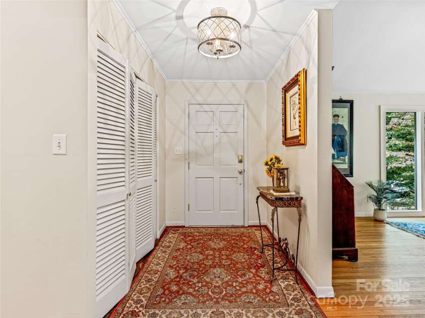 5 Hillcrest Road, Asheville, NC 28804.  MLS# CAR4180029, YatesRealty ID 190. 