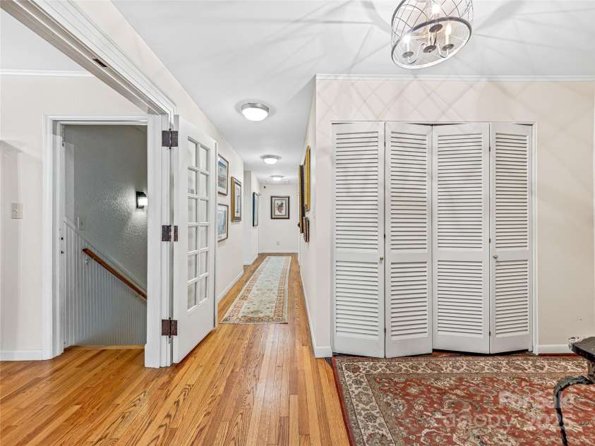 5 Hillcrest Road, Asheville, NC 28804.  MLS# CAR4180029, YatesRealty ID 190. 