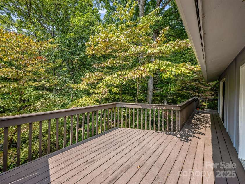 5 Hillcrest Road, Asheville, NC 28804.  MLS# CAR4180029, YatesRealty ID 190. 