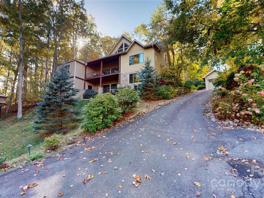 811 Hemlock Drive, Newland, NC 28657.  MLS# CAR4313317, YatesRealty ID 190. 