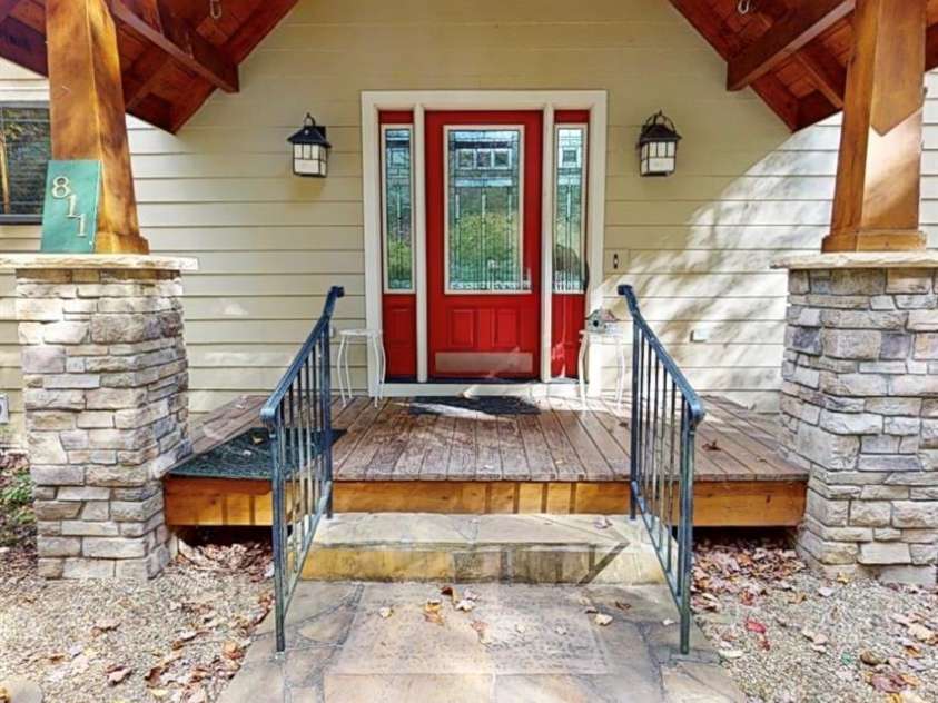 811 Hemlock Drive, Newland, NC 28657.  MLS# CAR4313317, YatesRealty ID 190. 