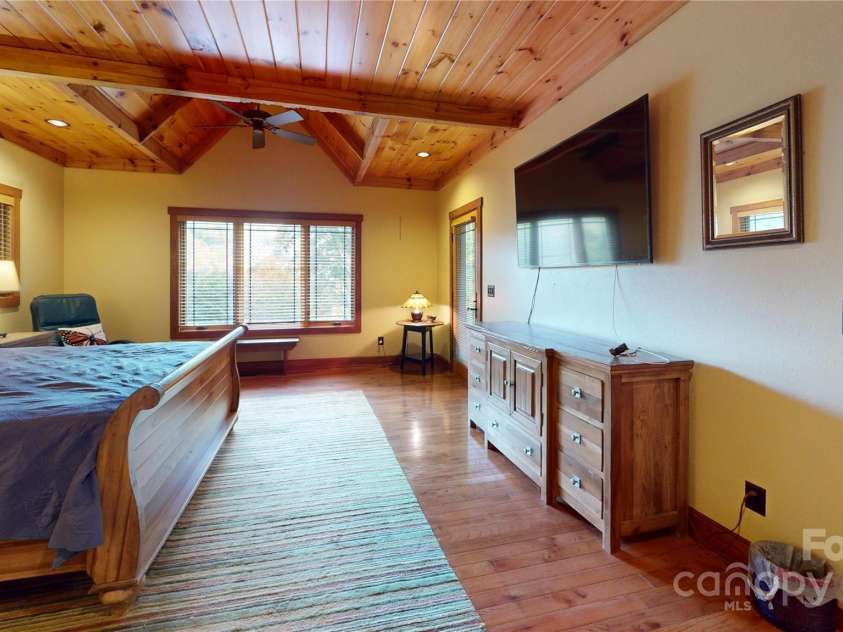 811 Hemlock Drive, Newland, NC 28657.  MLS# CAR4313317, YatesRealty ID 190. 