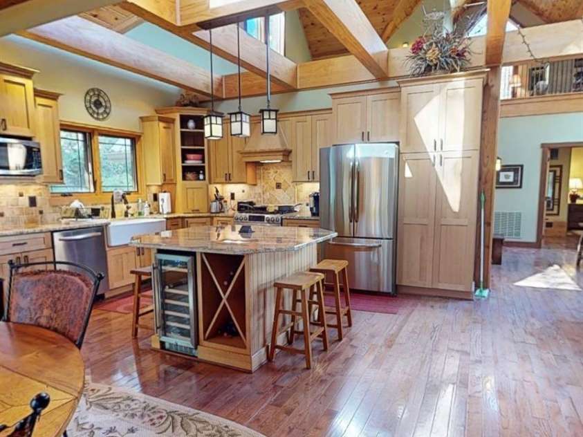 811 Hemlock Drive, Newland, NC 28657.  MLS# CAR4313317, YatesRealty ID 190. 