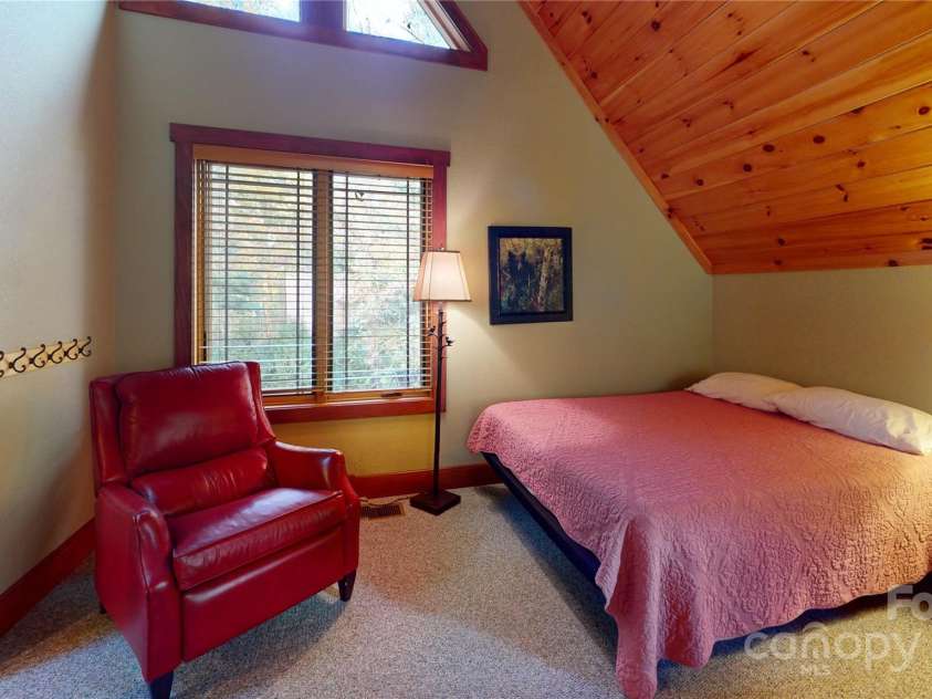 811 Hemlock Drive, Newland, NC 28657.  MLS# CAR4313317, YatesRealty ID 190. 