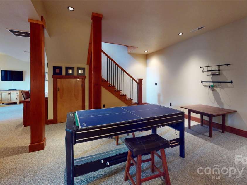811 Hemlock Drive, Newland, NC 28657.  MLS# CAR4313317, YatesRealty ID 190. 